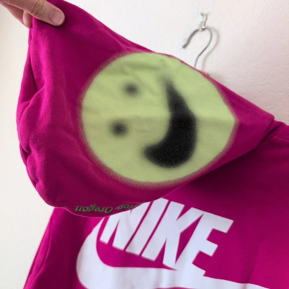 Nike World Tour Pink Hoodie Graphic Smiley Face French Terry Size M Unisex‎
